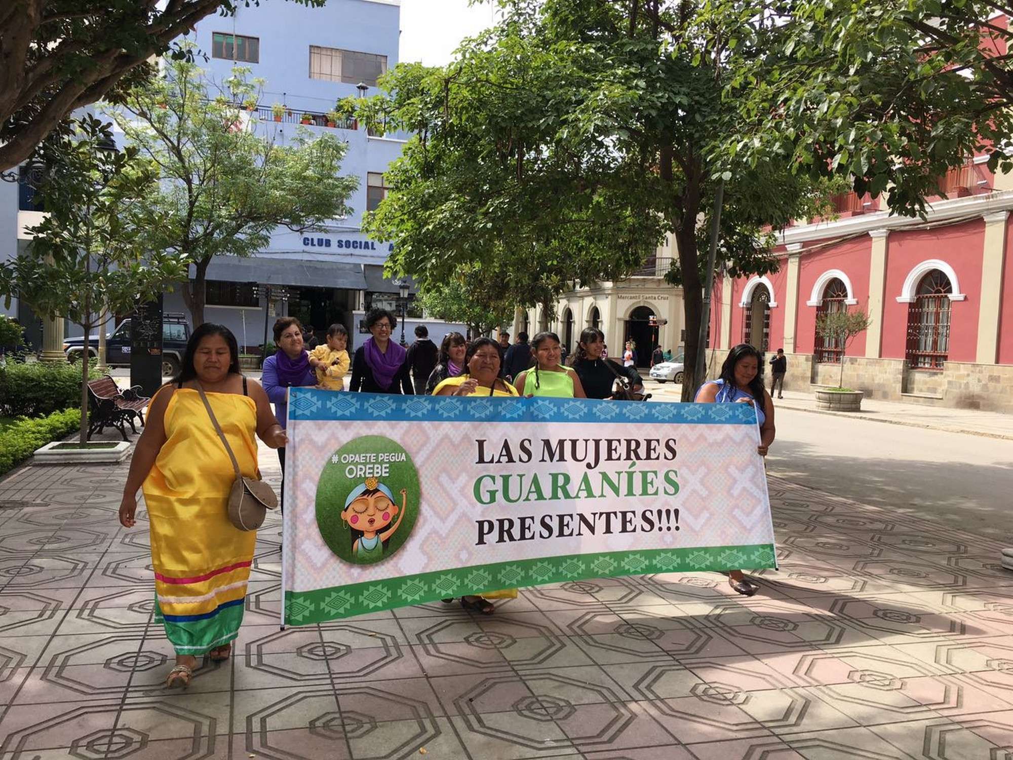 Mujeres guaraníes en contra de la violencia de género.