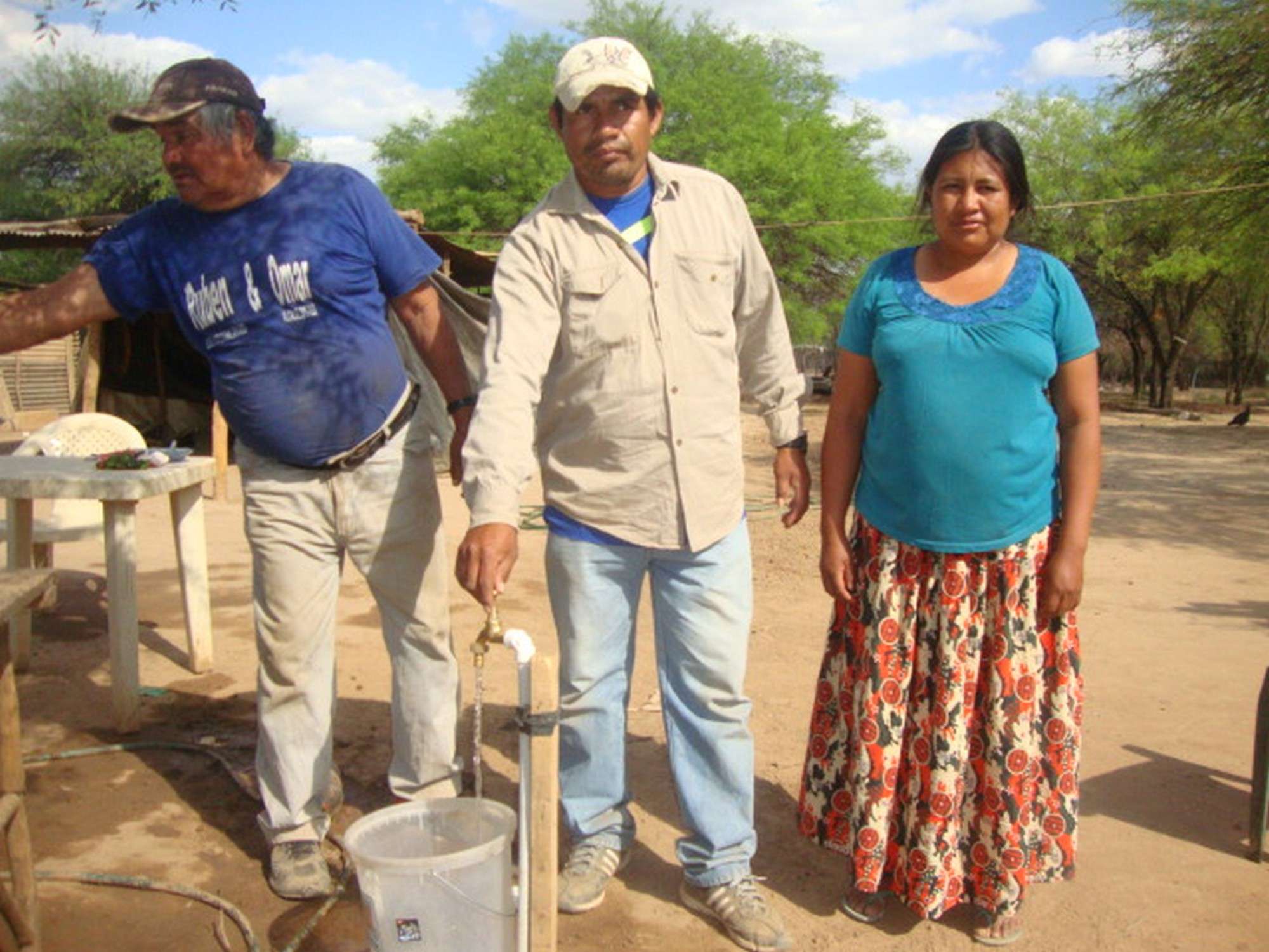 Cuidado del agua como recurso fundamental para el desarrollo comunitario.