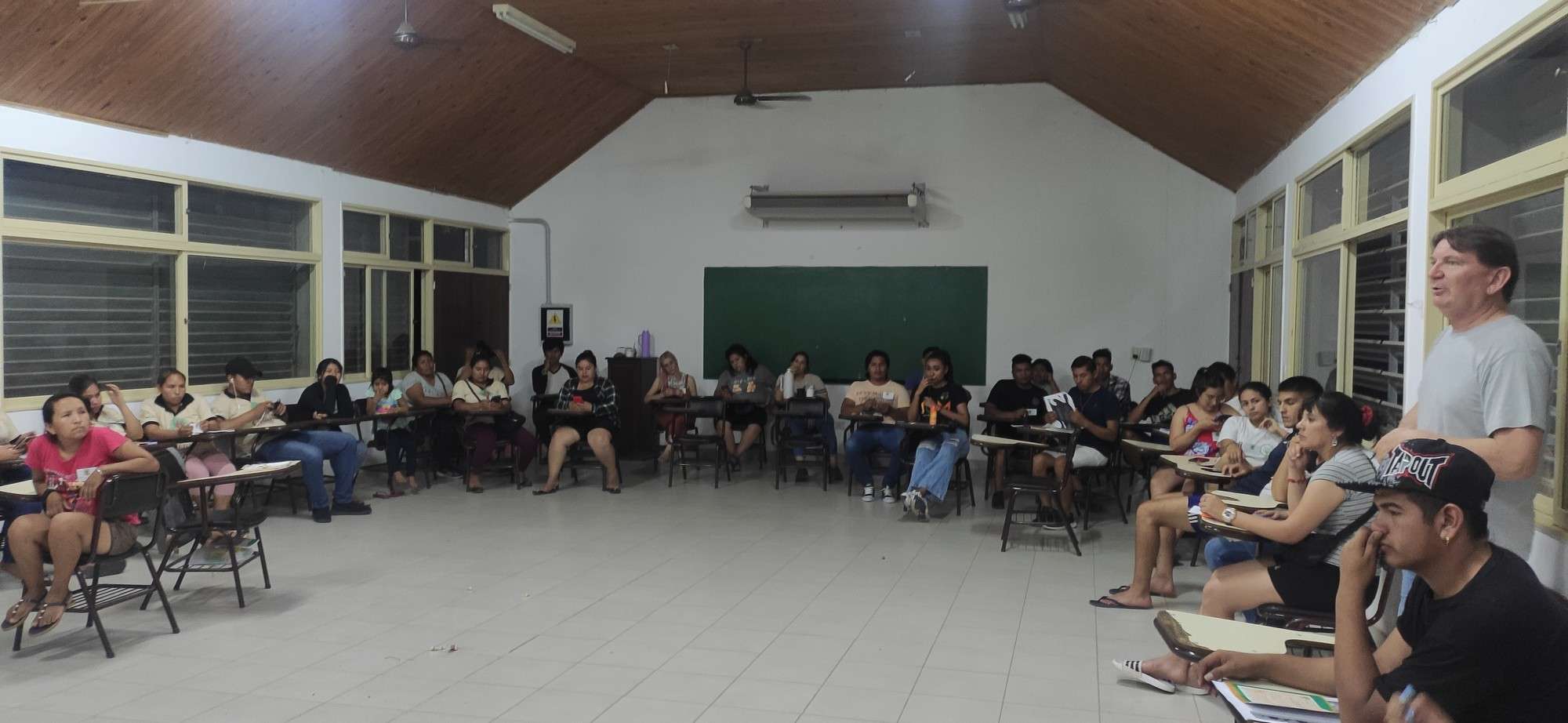 Encuentro Binacional de jóvenes indígenas del Programa Raíces Chaqueñas en Orán, Argentina.