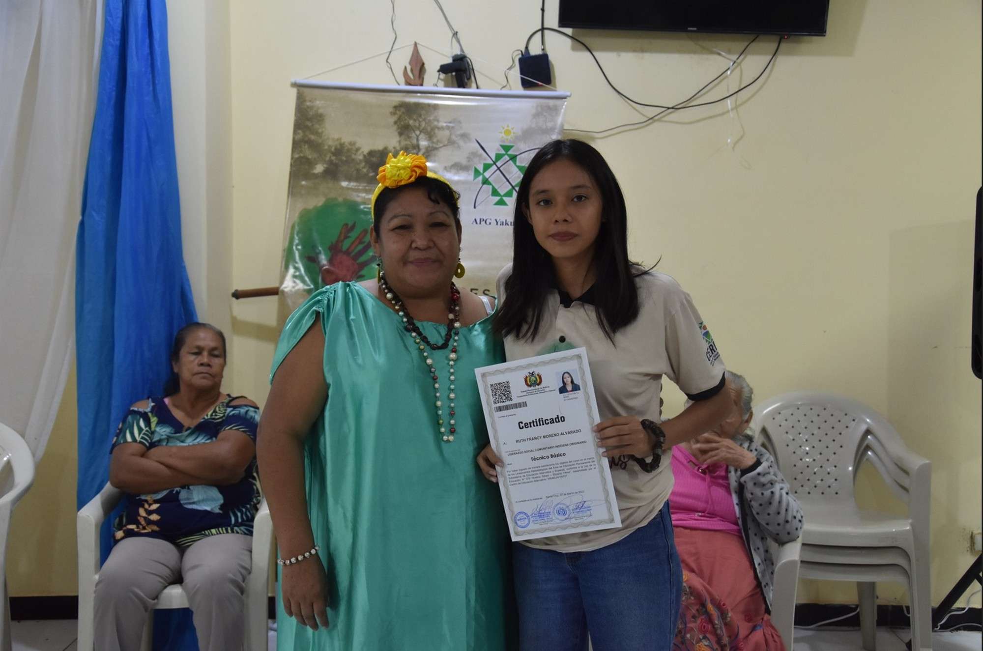 Entrega de certificados a los jóvenes de Raíces Chaqueñas como técnicos básicos en liderazgo.